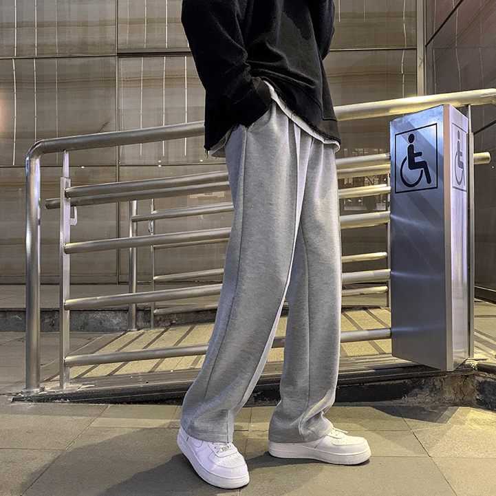 WIDE STRAIGHT SWEATPANTS
