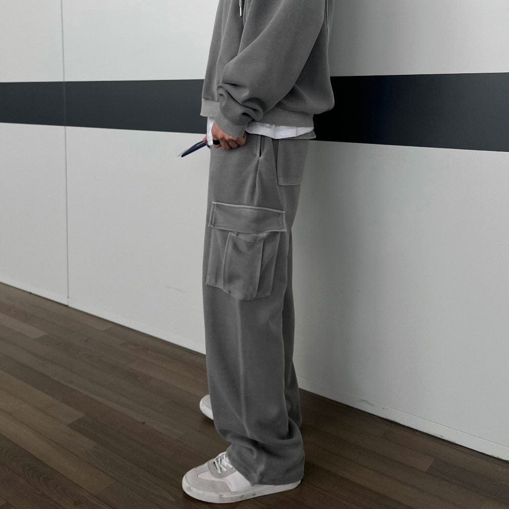 ZIP-UP HOODIE & CARGO SWEATPANTS