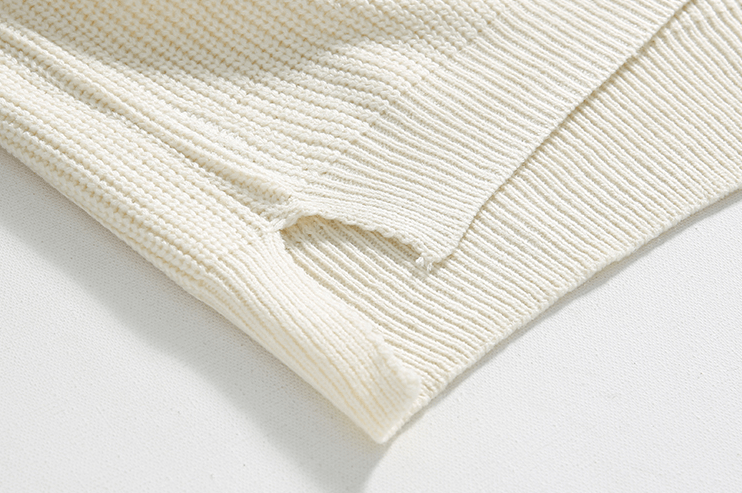 KNITTED ROUND NECK SWEATER