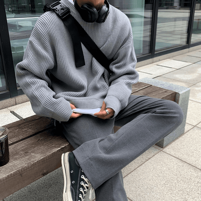 KNITTED ROUND NECK SWEATER