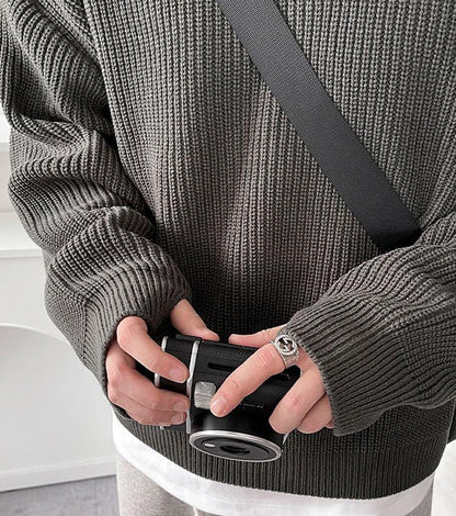 KNITTED PULLOVER ROUND NECK SWEATER