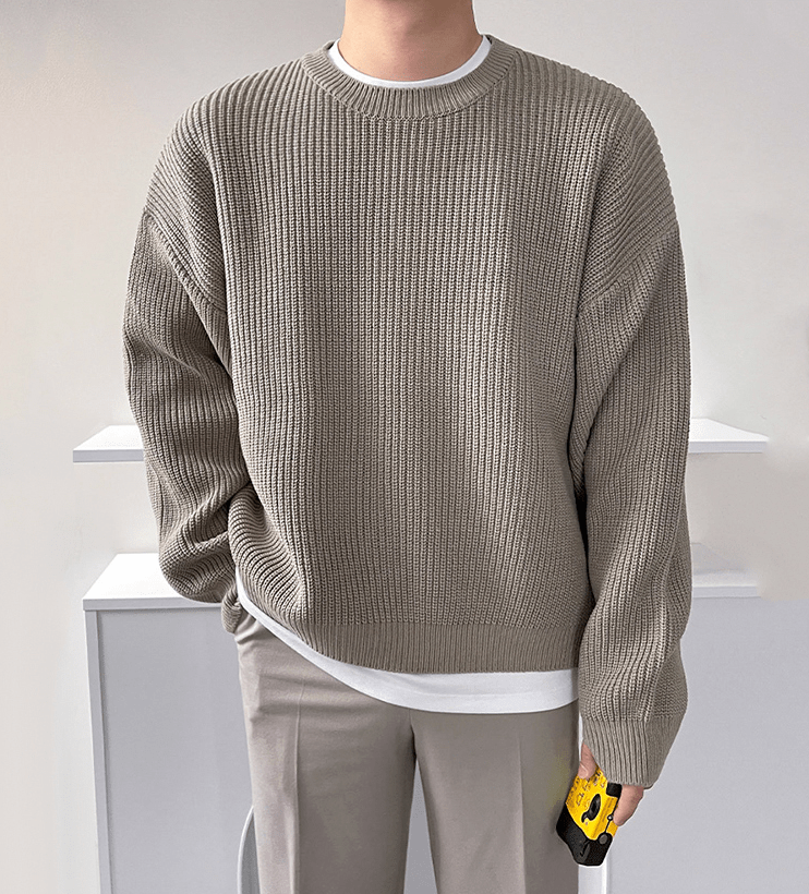 KNITTED PULLOVER ROUND NECK SWEATER