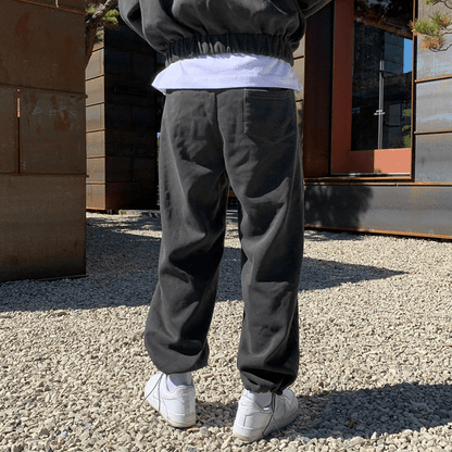 CHARCOAL GRAY ZIP-UP HOODIE & SWEATPANTS