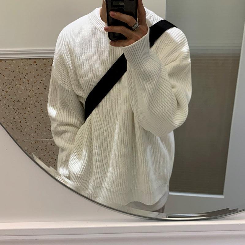 KNITTED ROUND NECK SWEATER